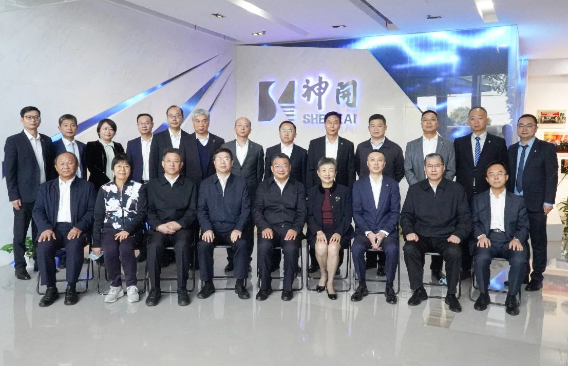 中石化高级副总裁刘宏斌一行益临ca88参观考察(图6)