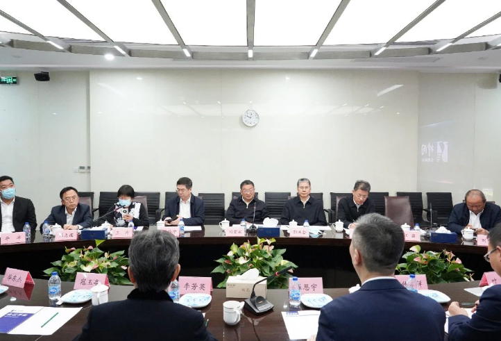 中石化高级副总裁刘宏斌一行益临ca88参观考察(图1)